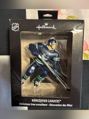NWT Vancouver Canucks Hallmark Ornament